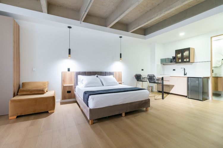 Edificio en venta en Laureles, Medellín, 1200 m² · foto 8 de 24