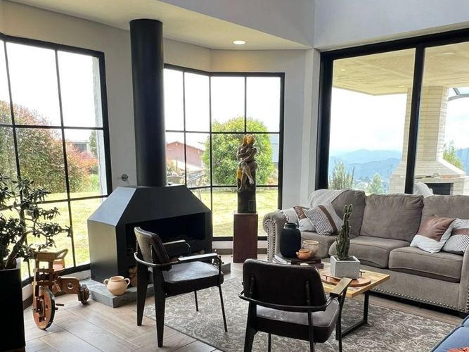 Casa de 4 alcobas en venta en Loma Del Escobero, Envigado, 245 m² · foto 10 de 16