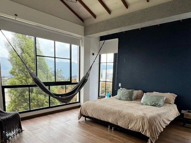 Casa de 4 alcobas en venta en Loma Del Escobero, Envigado, 245 m² · foto 11 de 16