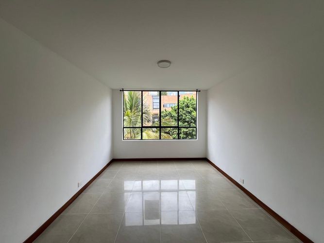 Apartamento de 3 alcobas en arriendo en El Poblado, Medellín, 138 m² · foto 2 de 15