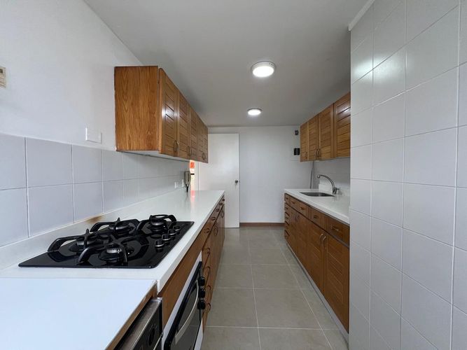 Apartamento de 3 alcobas en arriendo en El Poblado, Medellín, 138 m² · foto 8 de 15