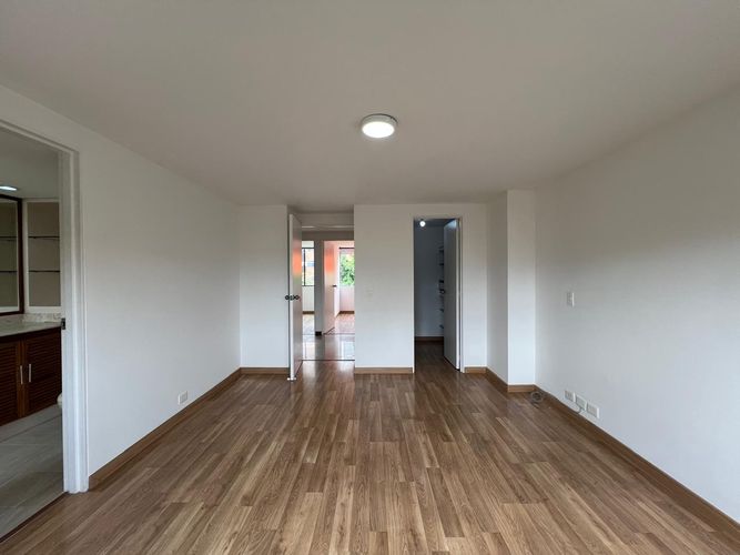 Apartamento de 3 alcobas en arriendo en El Poblado, Medellín, 138 m² · foto 14 de 15