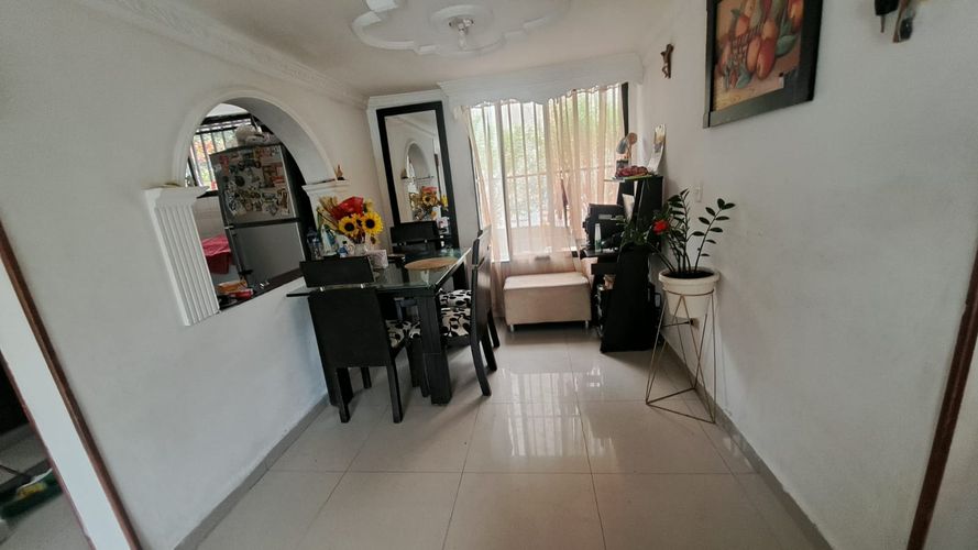 Apartamento de 2 alcobas en venta en Los Alcazares, Cali, 2000 m² · foto 4 de 21