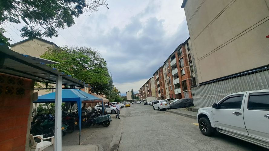 Apartamento de 2 alcobas en venta en Los Alcazares, Cali, 2000 m² · foto 5 de 21