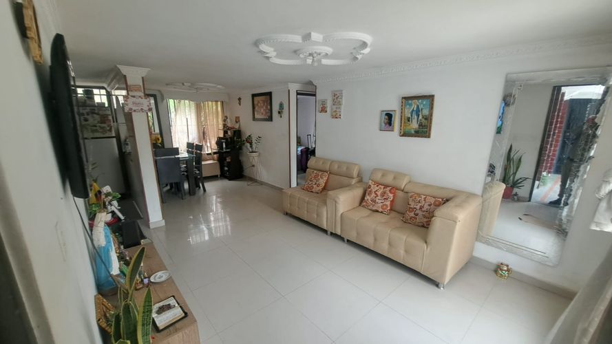 Apartamento de 2 alcobas en venta en Los Alcazares, Cali, 2000 m² · foto 9 de 21
