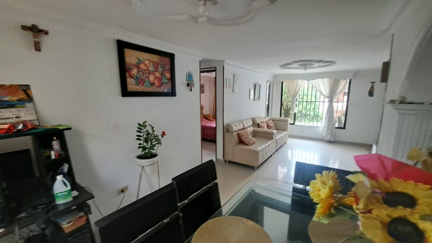 Apartamento de 2 alcobas en venta en Los Alcazares, Cali, 2000 m² · foto 10 de 21
