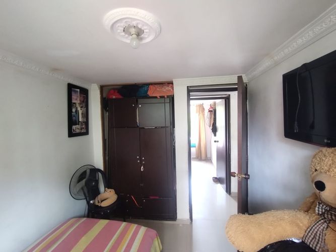 Apartamento de 2 alcobas en venta en Los Alcazares, Cali, 2000 m² · foto 13 de 21