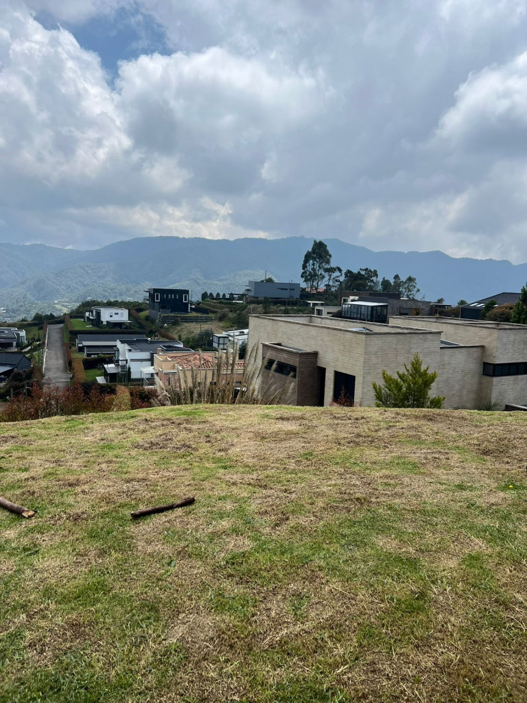 Casa en venta en Loma Del Escobero, Envigado · foto 3 de 20