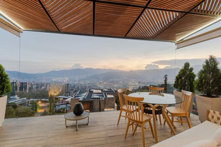 Casa de 6 alcobas en venta en Las Palmas, Medellín, 780 m² · foto 11 de 24