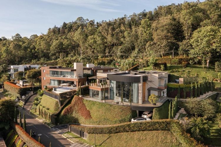 Casa de 6 alcobas en venta en Las Palmas, Medellín, 780 m² · foto 17 de 24