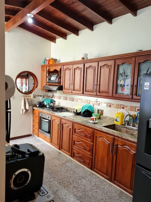 Casa de 4 alcobas en venta en Belen Malibu, Medellín, 208 m² · foto 2 de 20