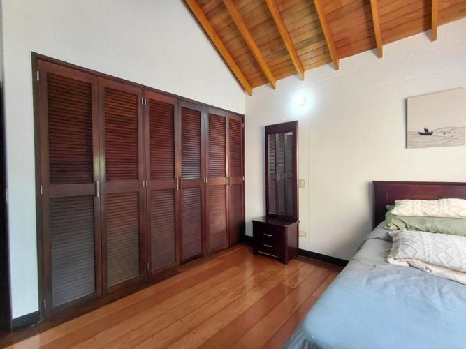 Casa de 4 alcobas en venta en El Poblado, Medellín, 300 m² · foto 3 de 24