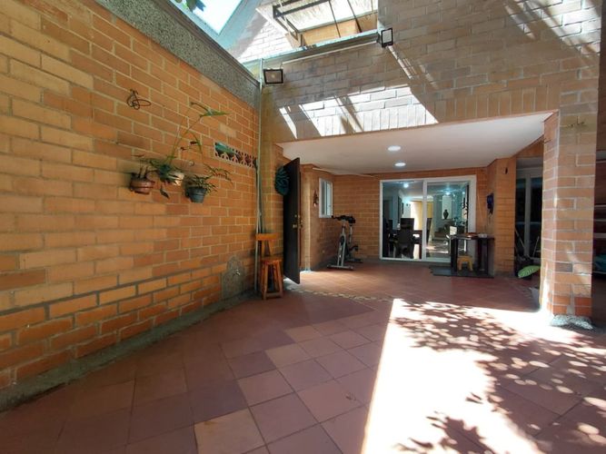 Casa de 4 alcobas en venta en El Poblado, Medellín, 300 m² · foto 4 de 24