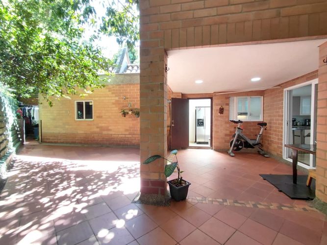 Casa de 4 alcobas en venta en El Poblado, Medellín, 300 m² · foto 14 de 24