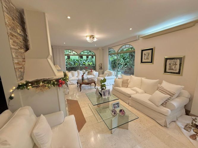 Casa de 4 alcobas en venta en Las Palmas, Medellín, 586 m² · foto 2 de 15