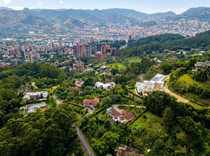 Casa de 4 alcobas en venta en Las Palmas, Medellín, 586 m² · foto 8 de 15