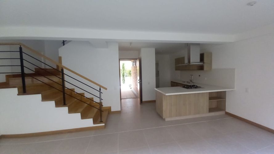 Casa de 3 alcobas en venta en Centro, Rionegro, 136 m² · foto 2 de 24