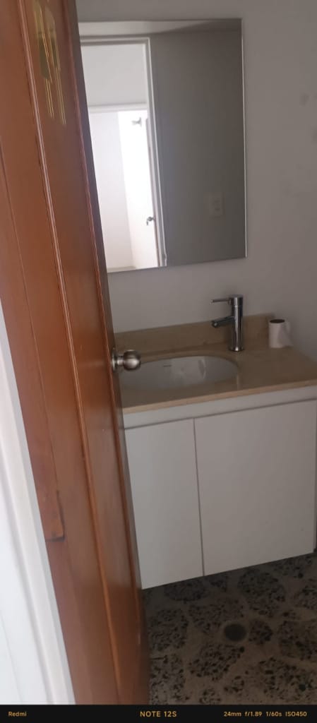 Apartamento de 4 alcobas en venta en Laureles, Medellín, 125 m² · foto 16 de 19