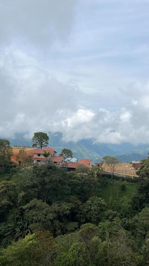 Finca en venta en Potrera Miserenga, Medellín, 500 m² · foto 2 de 3