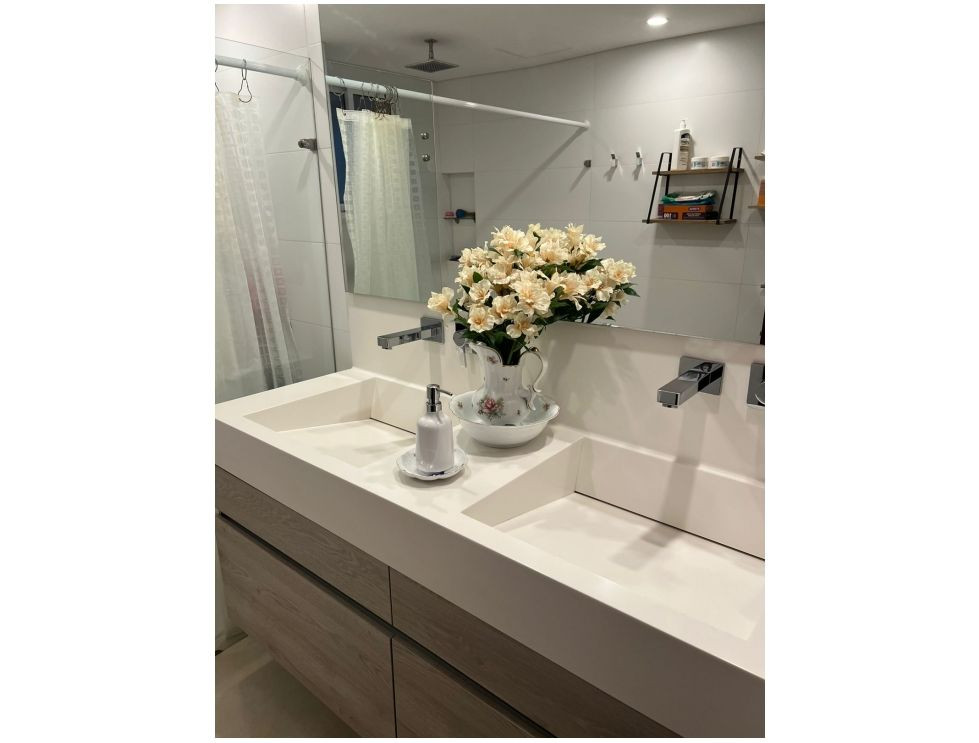 Apartamento en venta en El Poblado, Medellín · foto 6 de 20