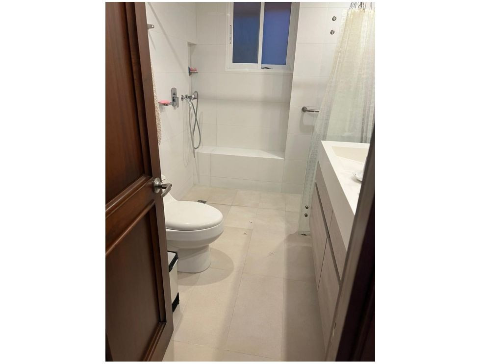 Apartamento en venta en El Poblado, Medellín · foto 8 de 20