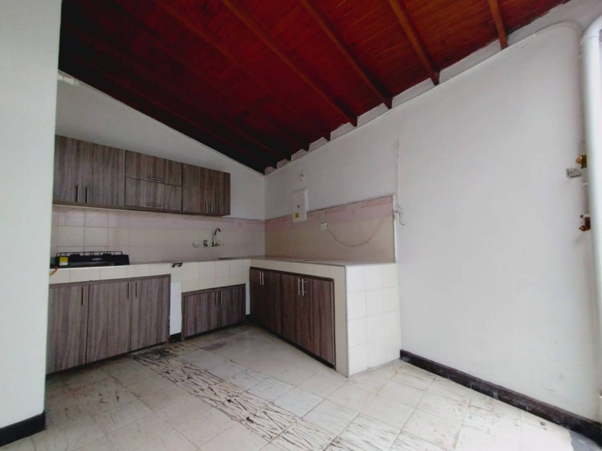 4BR House in Calasanz (155 m²)