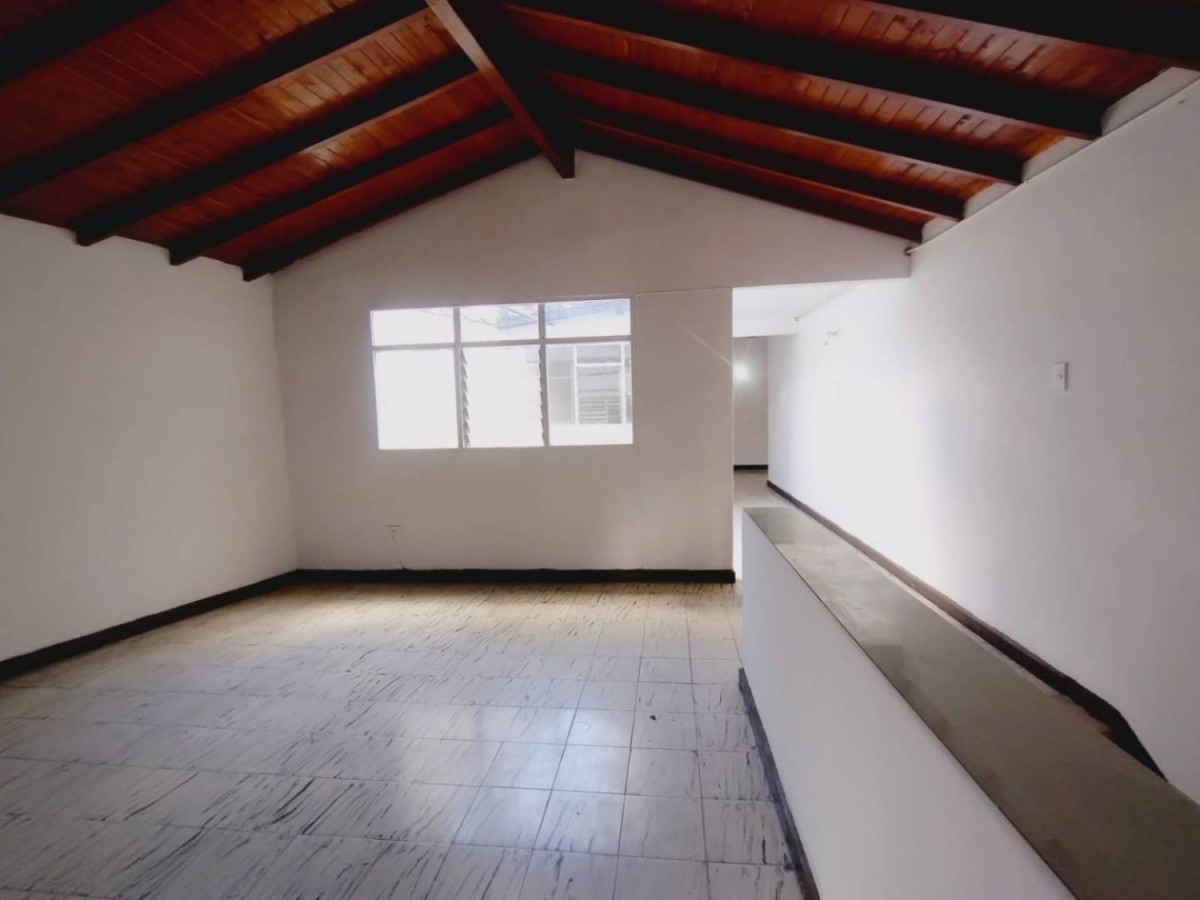 4BR House in Calasanz (155 m²) - 2