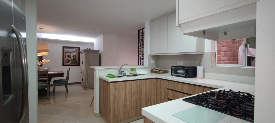 Casa de 4 alcobas en venta en Castropol, Medellín, 200 m² · foto 10 de 24