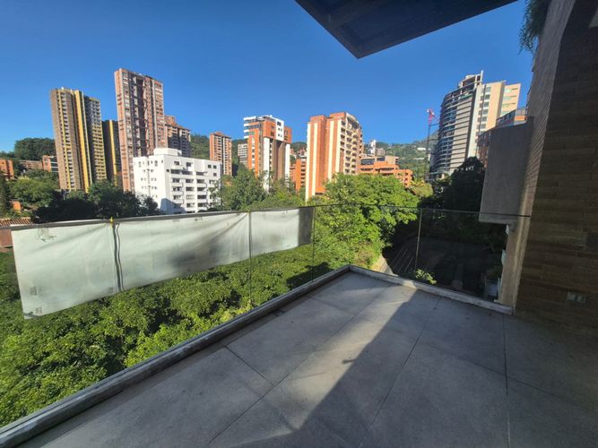 Apartamento de 3 alcobas en venta en Castropol, Medellín, 224 m² · foto 6 de 19