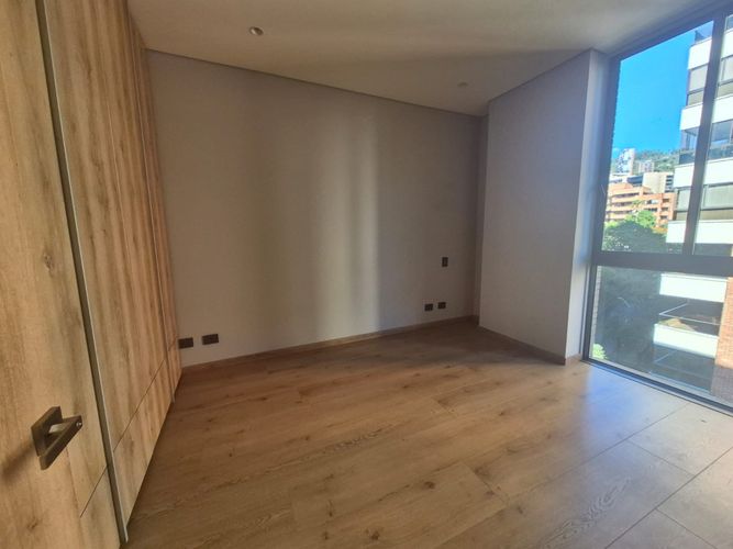 Apartamento de 3 alcobas en venta en Castropol, Medellín, 224 m² · foto 9 de 19
