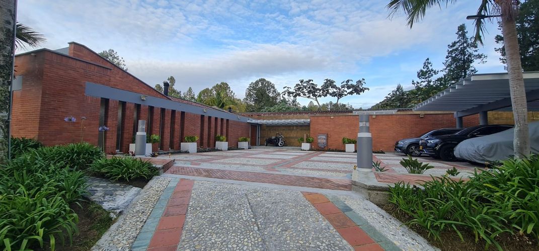 Casa de 5 alcobas en venta en Loma Del Chocho, Envigado, 480 m² · foto 7 de 24