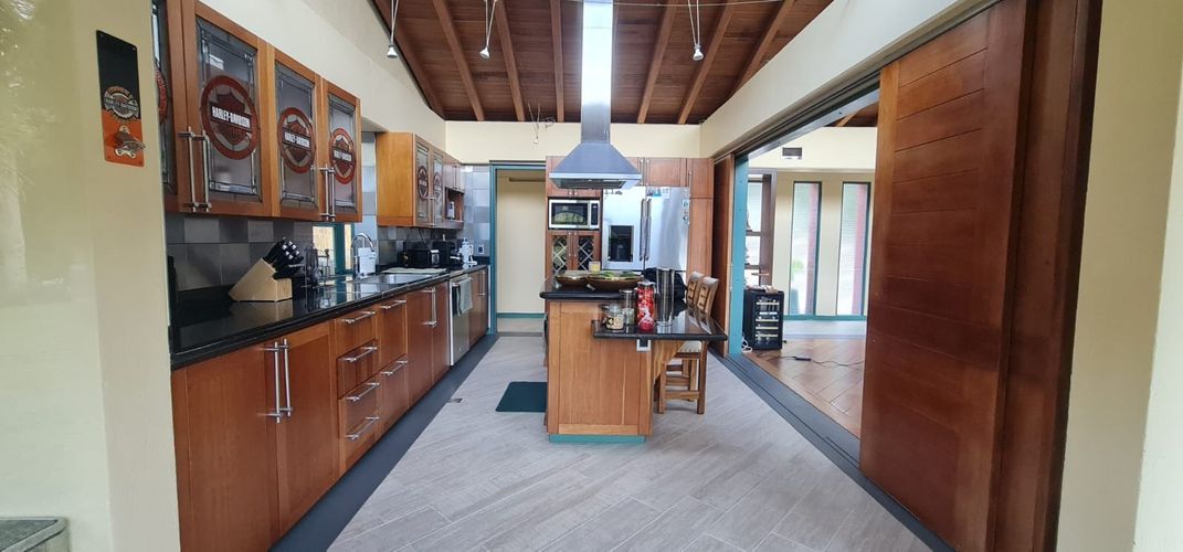 Casa de 5 alcobas en venta en Loma Del Chocho, Envigado, 480 m² · foto 10 de 24