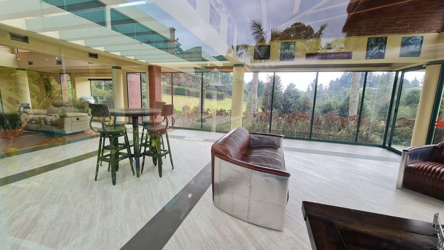 Casa de 5 alcobas en venta en Loma Del Chocho, Envigado, 480 m² · foto 18 de 24