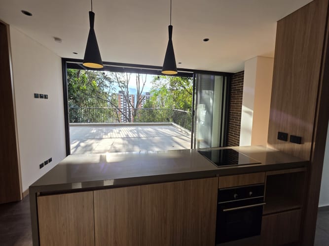 Apartamento en venta en Loma Del Esmeraldal, Envigado · foto 2 de 24