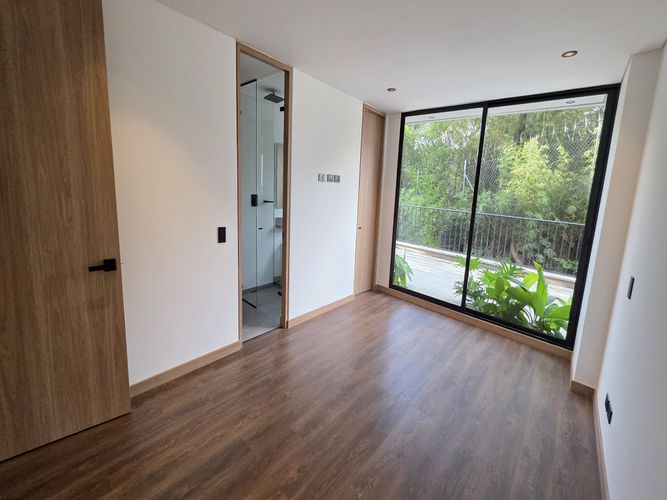 Apartamento en venta en Loma Del Esmeraldal, Envigado · foto 8 de 24