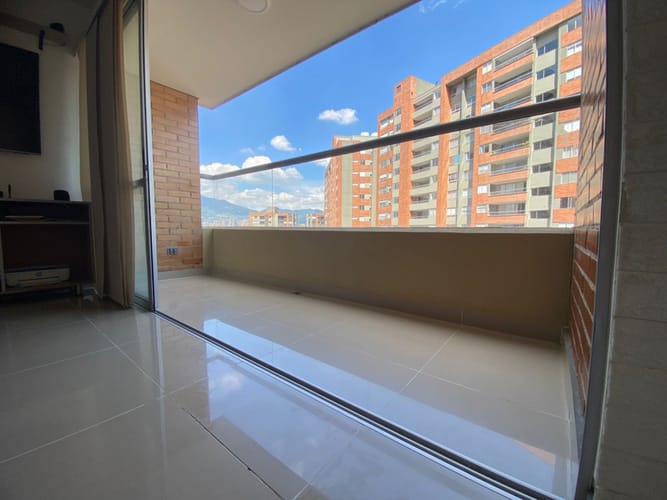 Apartamento de 3 alcobas en venta en Las Lomitas, Sabaneta, 80 m² · foto 7 de 7