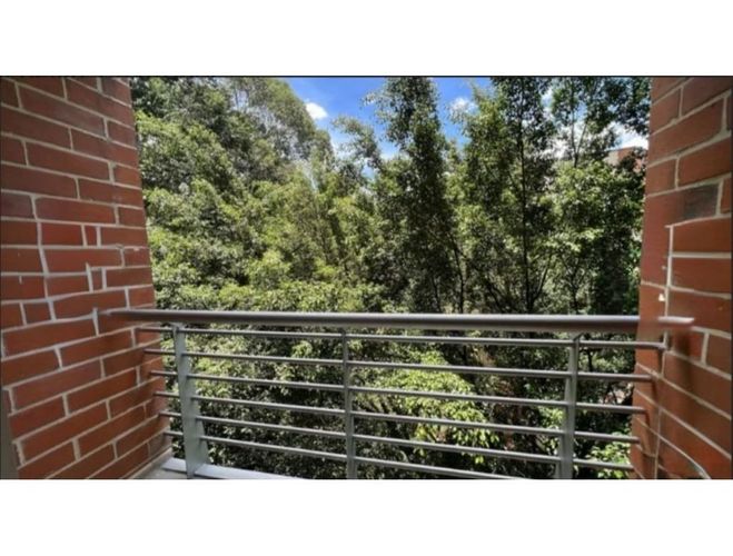 Apartamento de 2 alcobas en arriendo en Castropol, Medellín, 68 m² · foto 5 de 6