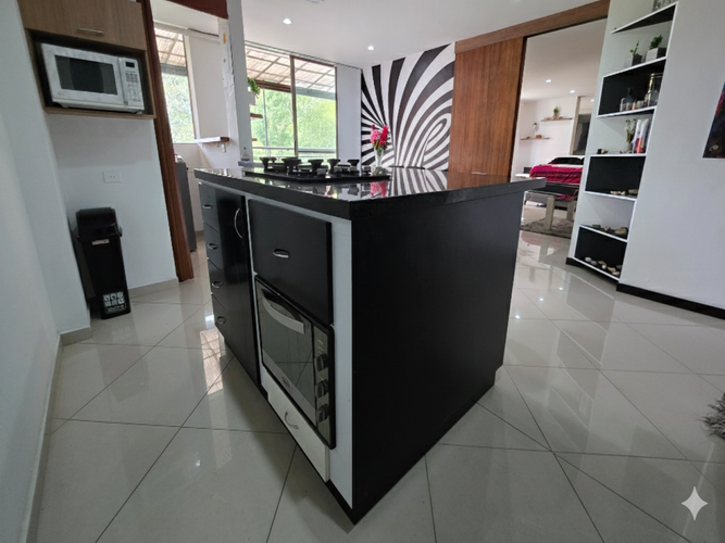 Apartamento en venta en Altos Del Poblado, Medellín · foto 4 de 16