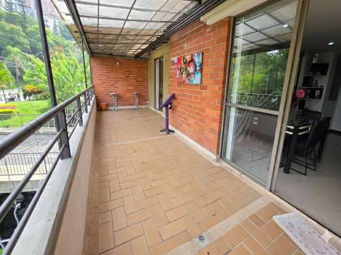 Apartamento en venta en Altos Del Poblado, Medellín · foto 7 de 16