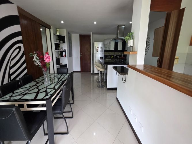 Apartamento en venta en Altos Del Poblado, Medellín · foto 8 de 16