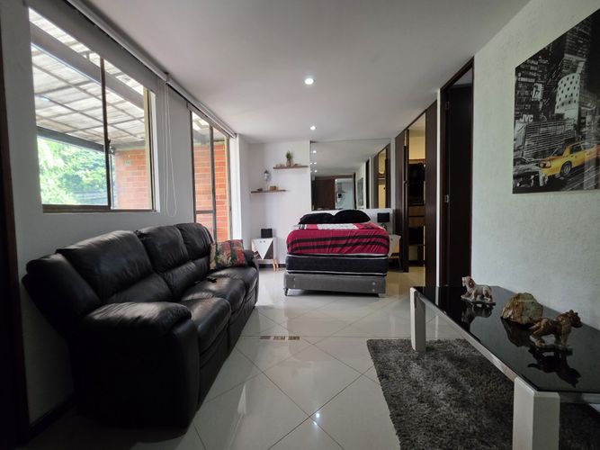 Apartamento en venta en Altos Del Poblado, Medellín · foto 12 de 16