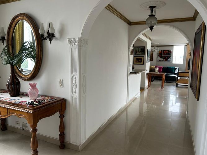 Apartamento de 3 alcobas en venta en Manila, Medellín, 105 m² · foto 3 de 13