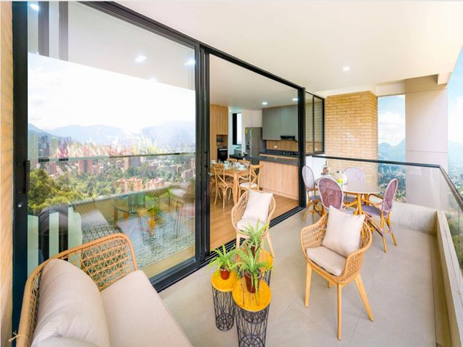 Apartamento en venta en Loma De Las Brujas, Envigado · foto 2 de 14