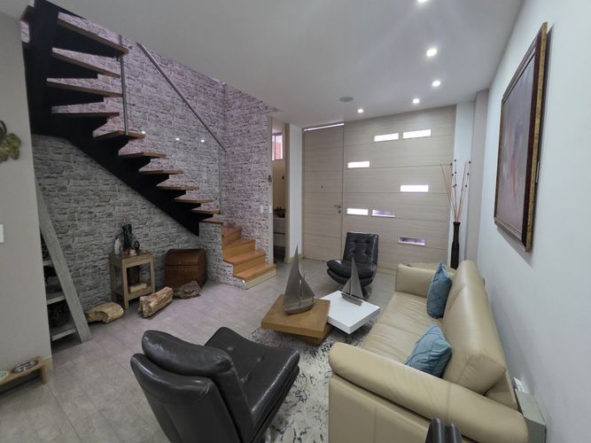 Casa de 3 alcobas en venta en El Esmeraldal, Envigado, 328 m² · foto 5 de 24