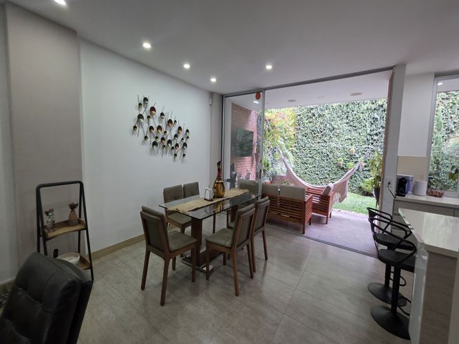 Casa de 3 alcobas en venta en El Esmeraldal, Envigado, 328 m² · foto 6 de 24
