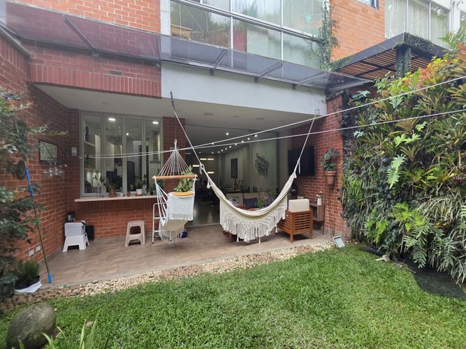 Casa de 3 alcobas en venta en El Esmeraldal, Envigado, 328 m² · foto 7 de 24