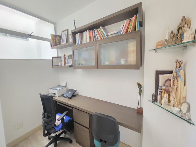 Casa de 3 alcobas en venta en El Esmeraldal, Envigado, 328 m² · foto 11 de 24