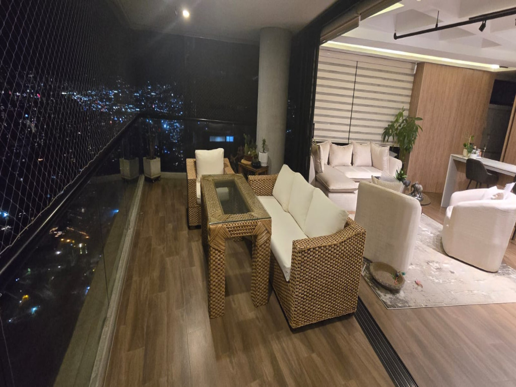 Apartamento en venta en Altos Del Poblado, Medellín · foto 8 de 24