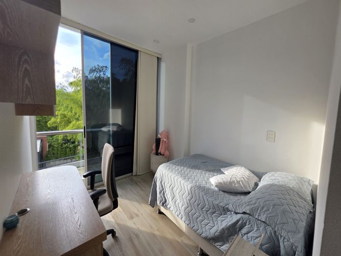 Casa de 3 alcobas en venta en El Esmeraldal, Envigado, 328 m² · foto 18 de 24