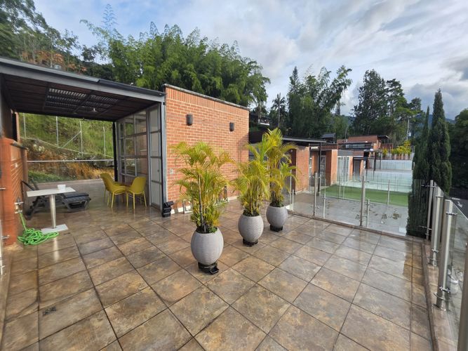 Casa de 3 alcobas en venta en El Esmeraldal, Envigado, 328 m² · foto 21 de 24